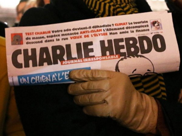 Charlie Hebdo опубликовал карикатуру на нападение на женщин в Кёльне