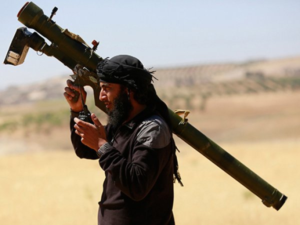 СМИ: боевики ИГИЛ научились производить ракеты, сбивающие самолеты