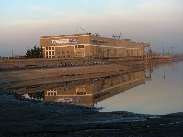 Телефонный террорист "заминировал" Новосибирскую ГЭС из-за рубежа