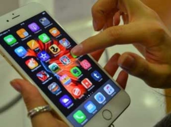 Саратовский губернатор предложил местному заводу выпускать iPhone 7