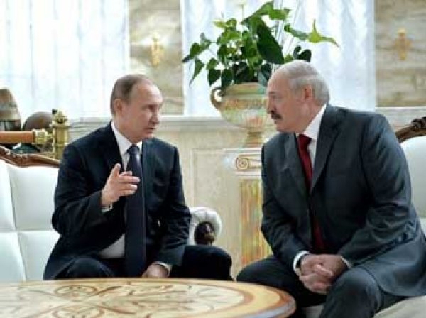 Курьез: Лукашенко в Минске перепутал Путина с Медведевым