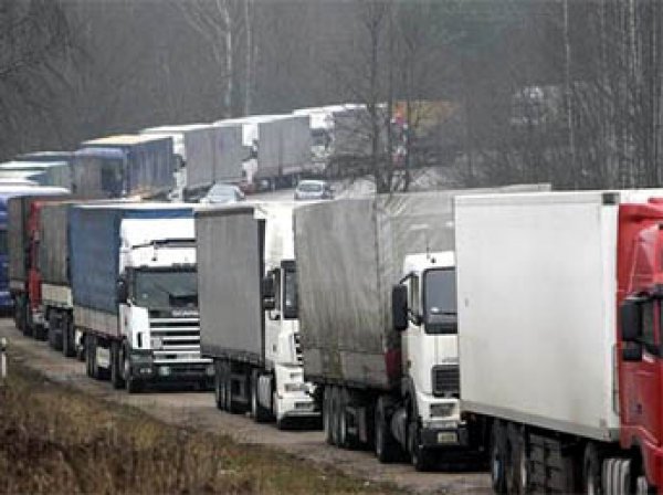 Россия полностью запретила транзит грузов из Украины