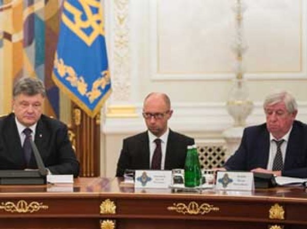 Яценюк - отставка близка: Порошенко 16 февраля предложил премьеру уйти добровольно