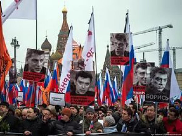 Марш памяти Немцова 27 февраля проходит в Москве