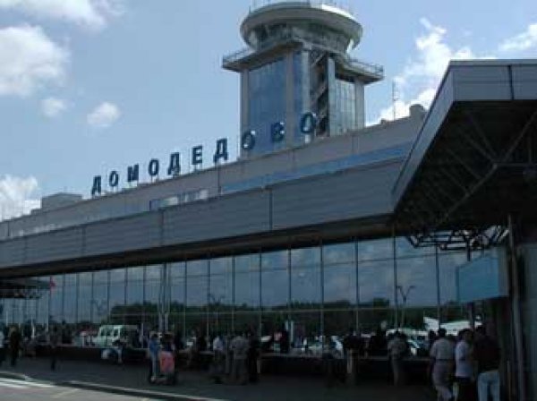 Самолет экстренно сел в Домодедове из-за смерти пассажира