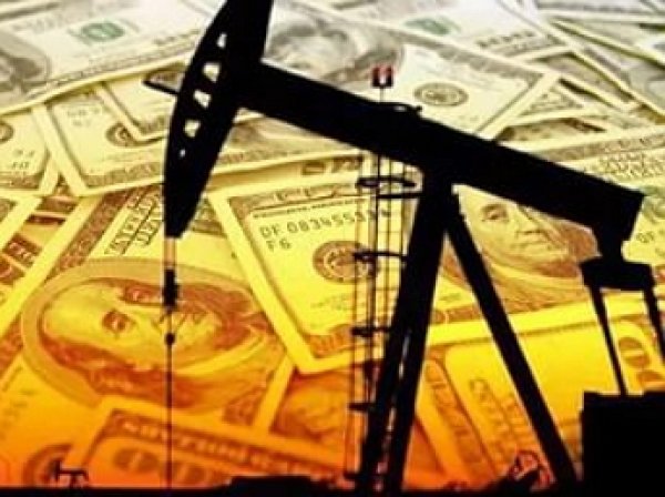 Иран откажется торговать нефтью в долларах