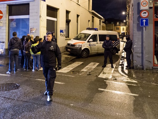 Взрывы в Брюсселе 25 марта 2016 прогремели в районе проведения спецоперации (ФОТО)