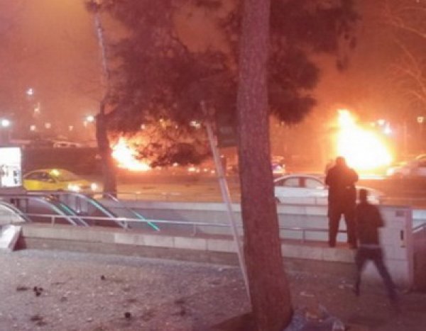 Взрыв в Турции в центре Анкары 13 марта: много жертв (ФОТО, ВИДЕО)