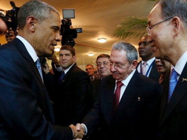Обама и Кастро начали переговоры Гаване