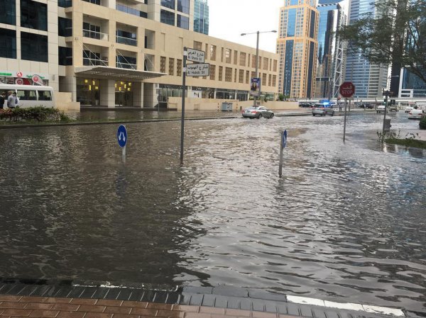 Дубай, последние новости на сегодня: крупнейший город ОАЭ затопило после ливня (ФОТО, ВИДЕО)