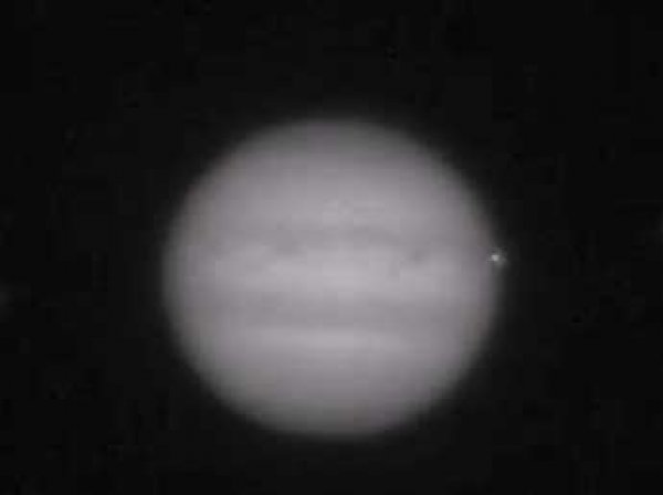 Австрийский астроном снял на видео столкновение НЛО с Юпитером