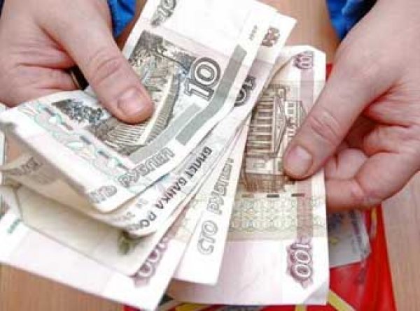 Медведев анонсировал повышение МРОТ до 7,5 тысяч рублей