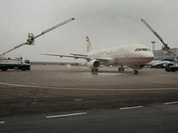 Рейс из ОАЭ экстренно сел в Домодедово из-за смерти пассажирки