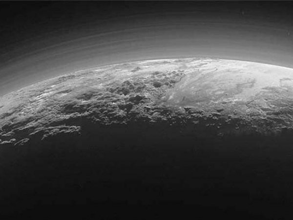 В NASA показали снимок озера на Плутоне