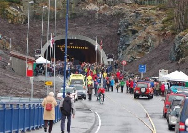 Массовое ДТП в тоннеле в Японии: 2 человека погибли, 70 пострадали