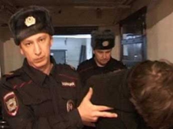 СМИ: в Москве 18-летний брат зарезал 12-летнюю сестру из-за наследства
