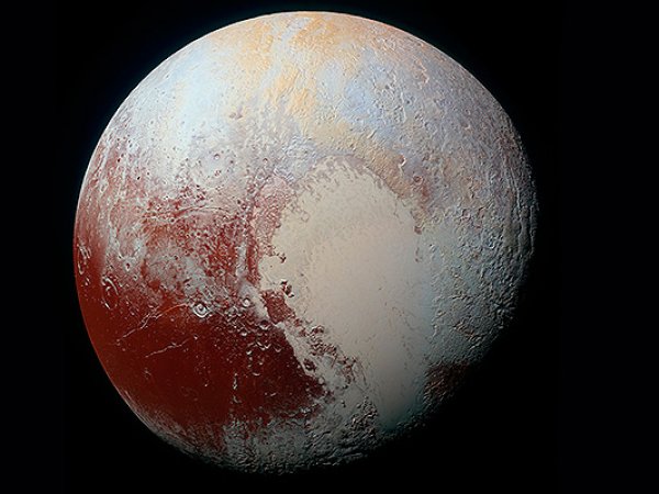 Ученым NASA удалось заснять самую загадочную область Плутона