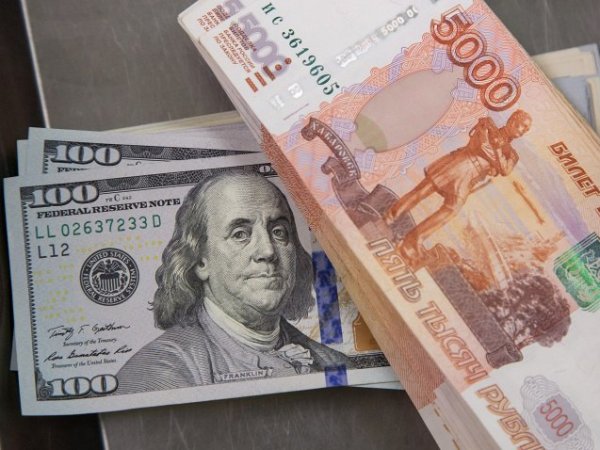 Курс доллара на сегодня, 18 апреля 2016: эксперт уверен, что итоги переговоров в Катаре могут поднять доллар до 70 рублей