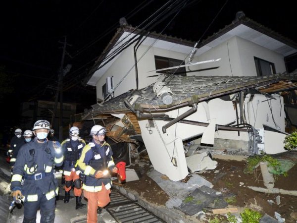 Землетрясение в Японии 2016: погибли 9 человек (ФОТО, ВИДЕО)