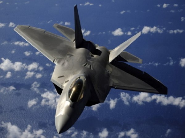 Вашингтон направили к Чёрному морю истребители F-22