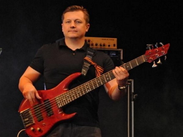 Зверски избитый бас-гитарист группы "Любэ" скончался