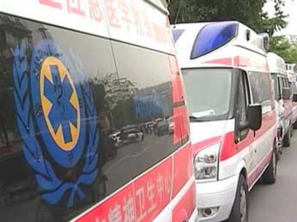 Кран упал на стройке в Китае, погибли 12 человек