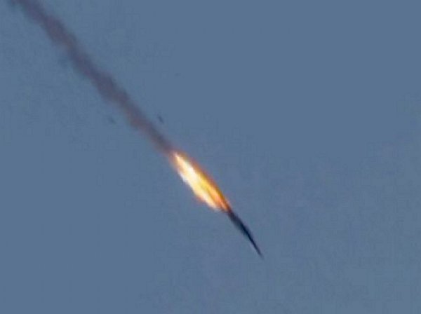 СМИ: Боевики ИГИЛ сбили истребитель сирийских ВВС под Раккой
