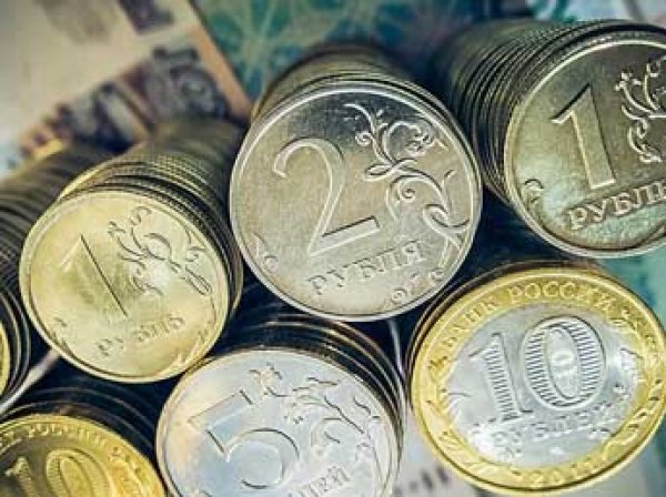 Россияне рассчитывают на падение доллара до 49 рублей за год