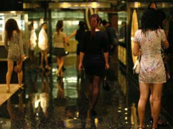 Во Франции запретили продажную любовь и ввели штрафы для клиентов проституток