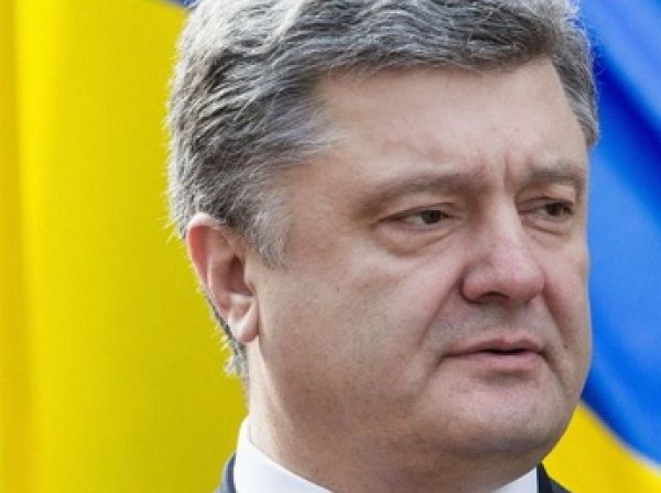 Порошенко поступило предложение изменить цвета флага Украины