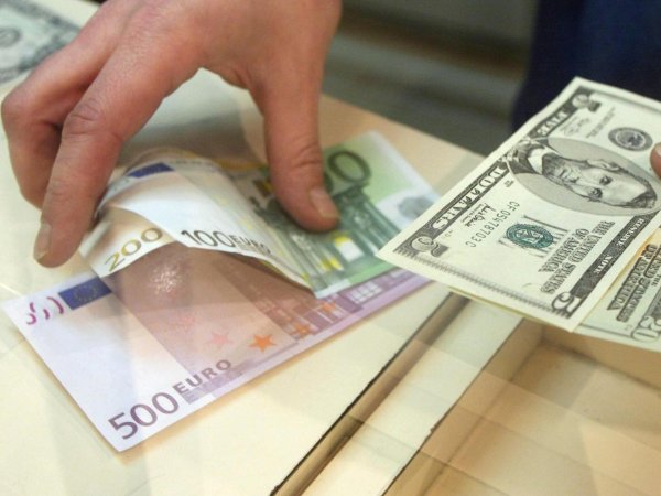 Курс доллара на сегодня, 21 мая 2016: депутаты Госдумы повысили максимальную сумму для обмена валют без паспорта