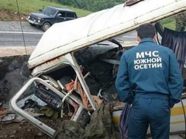 В Южной Осетии автобус с офицерами РФ упал в пропасть: шестеро погибших