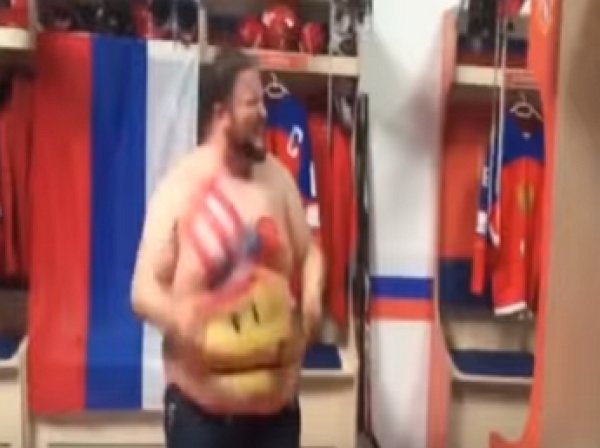 Американский фанат помочился в коньки российского хоккеиста Дацюка (ВИДЕО)