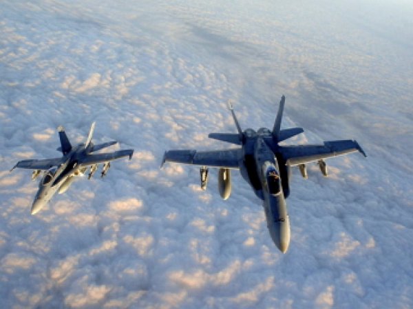 В США столкнулись два военных самолета, летчики чудом спасены