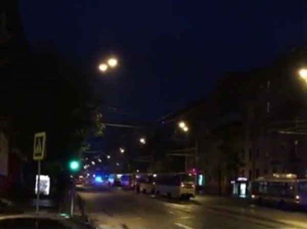 Вооруженный мужчина захватил заложников в московском банке