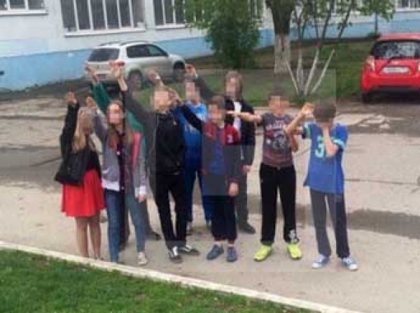 СКР: ростовские школьники не приветствовали Гитлера, а играли в «покажи, где солнце»