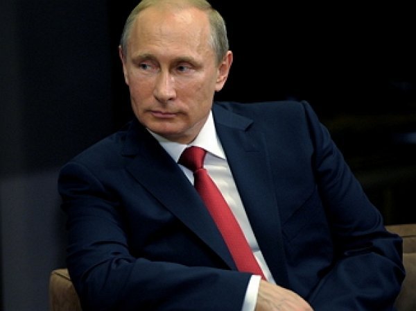 Путин подписал закон о повышении пенсионного возраста для чиновников