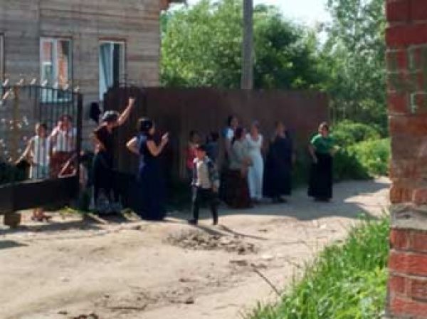 Под Тулой начали снос домов цыган, поселок Плеханово оцепили 400 полицейских (видео)