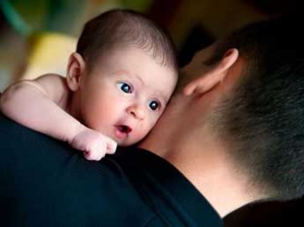 Ученые выяснили, как возраст и привычки отца влияют на ребенка