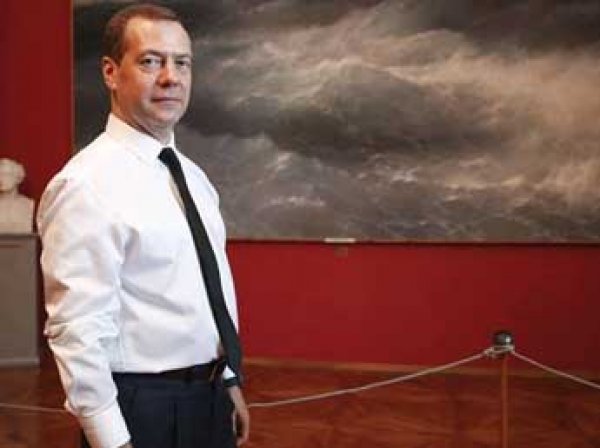 Медведев после общения в Крыму с пенсионерами обнародовал новое заявление
