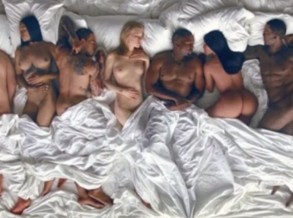 Канье Уэст в новом клипе уложил в одну постель 11 голых знаменитостей