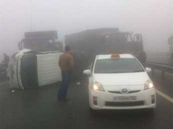 Массовое ДТП из-за сильного тумана во Владивостоке: столкнулись 45 машин