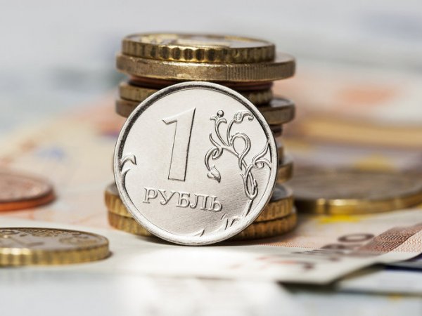 Курс доллара на сегодня, 21 июня 2016: эксперты пророчат рублю серьезное испытание в июле
