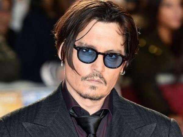 Джонн Депп сразу после скандала с бывшей женой появился на вечеринке с новой подругой (ФОТО)