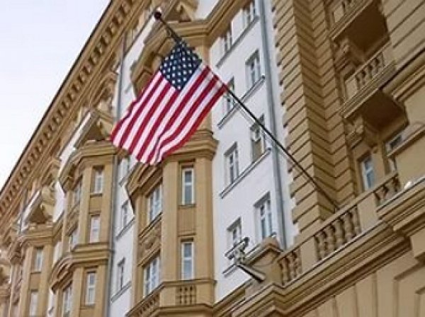 Американский шпион подрался в сотрудником ФСБ у посольства в Москве