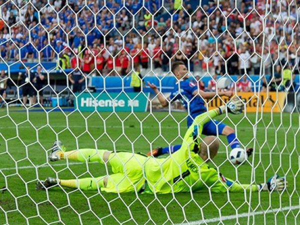 Исландский комментатор устроил истерику после победного гола в ворота Австрии