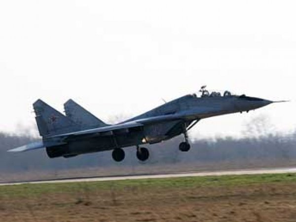 В Подмосковье разбился самолет Су-27 из группы "Русские витязи": пилот погиб (ВИДЕО)