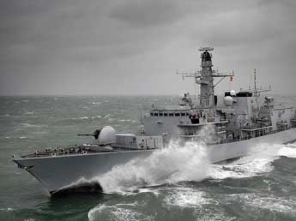 Британский фрегат перехватил российскую подлодку в Северном море