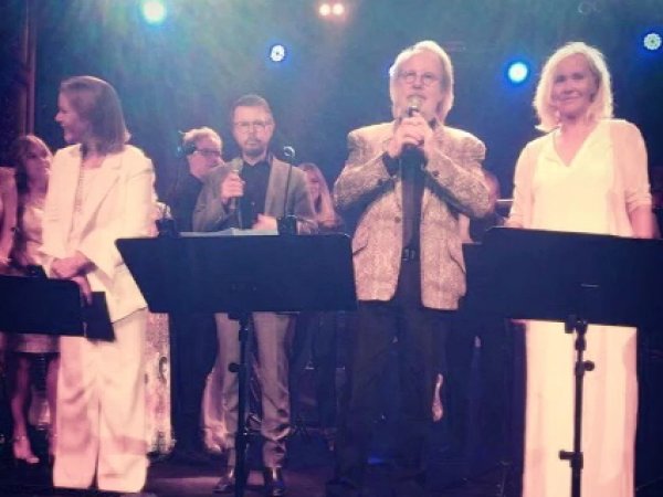 Впервые за 30 лет "ABBA" дала совместный концерт (ФОТО)