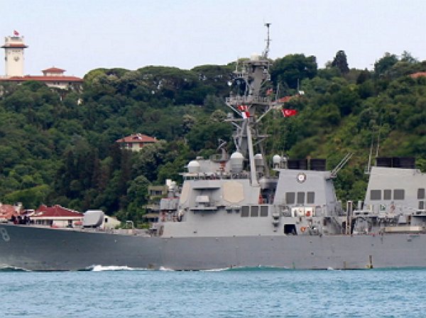 Американский ракетный эсминец Porter вошел в Черное море